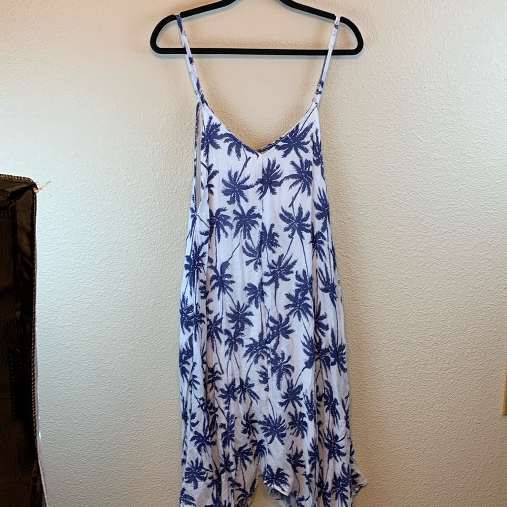 Indie boutique one size palm tree beach tropical vacation shark bite hem